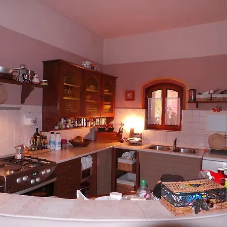 Holiday Homes In 15676 *